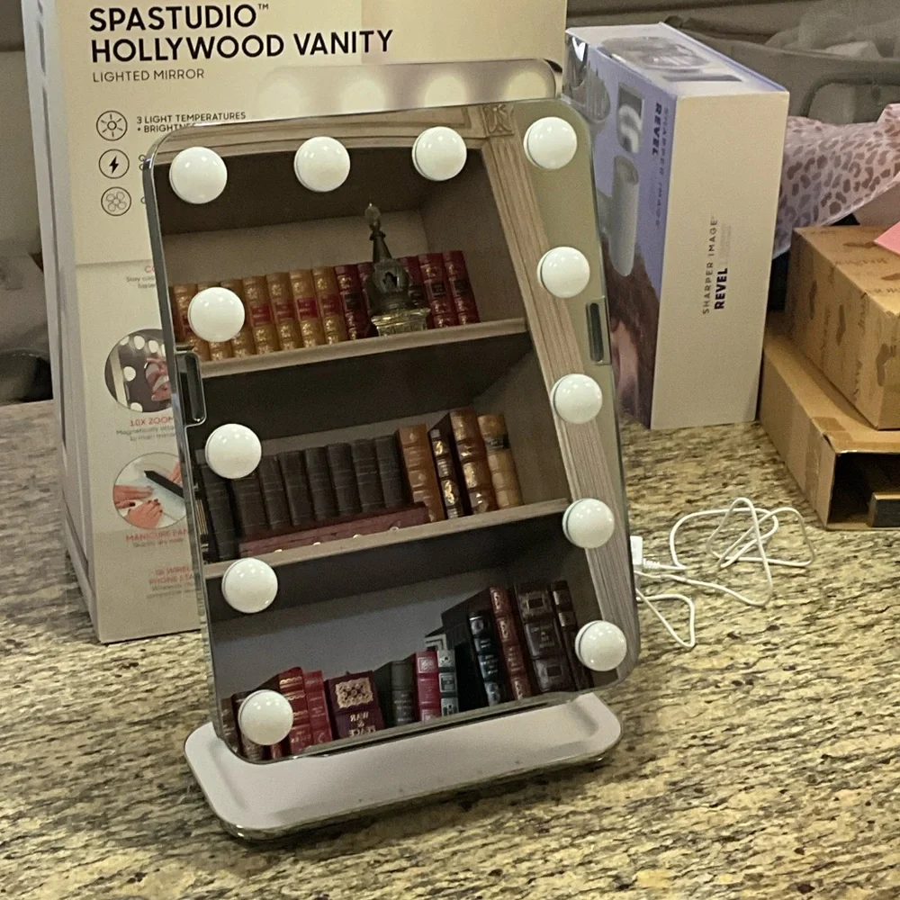 Sharper Image Spa Studio Hollywood Vanity Lighted Mirror